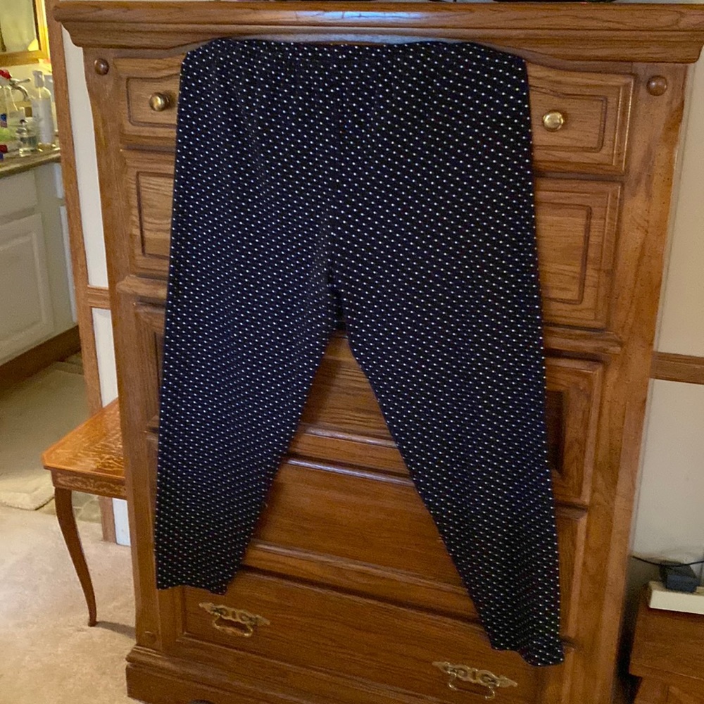 Cute Stretch is Comfort 5X black with white polka dots leggings
